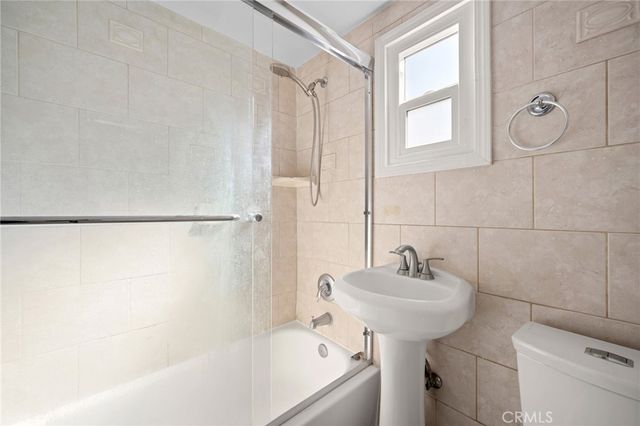 $1,900 | 1131 Thompson Avenue, Glendale, CA 91201