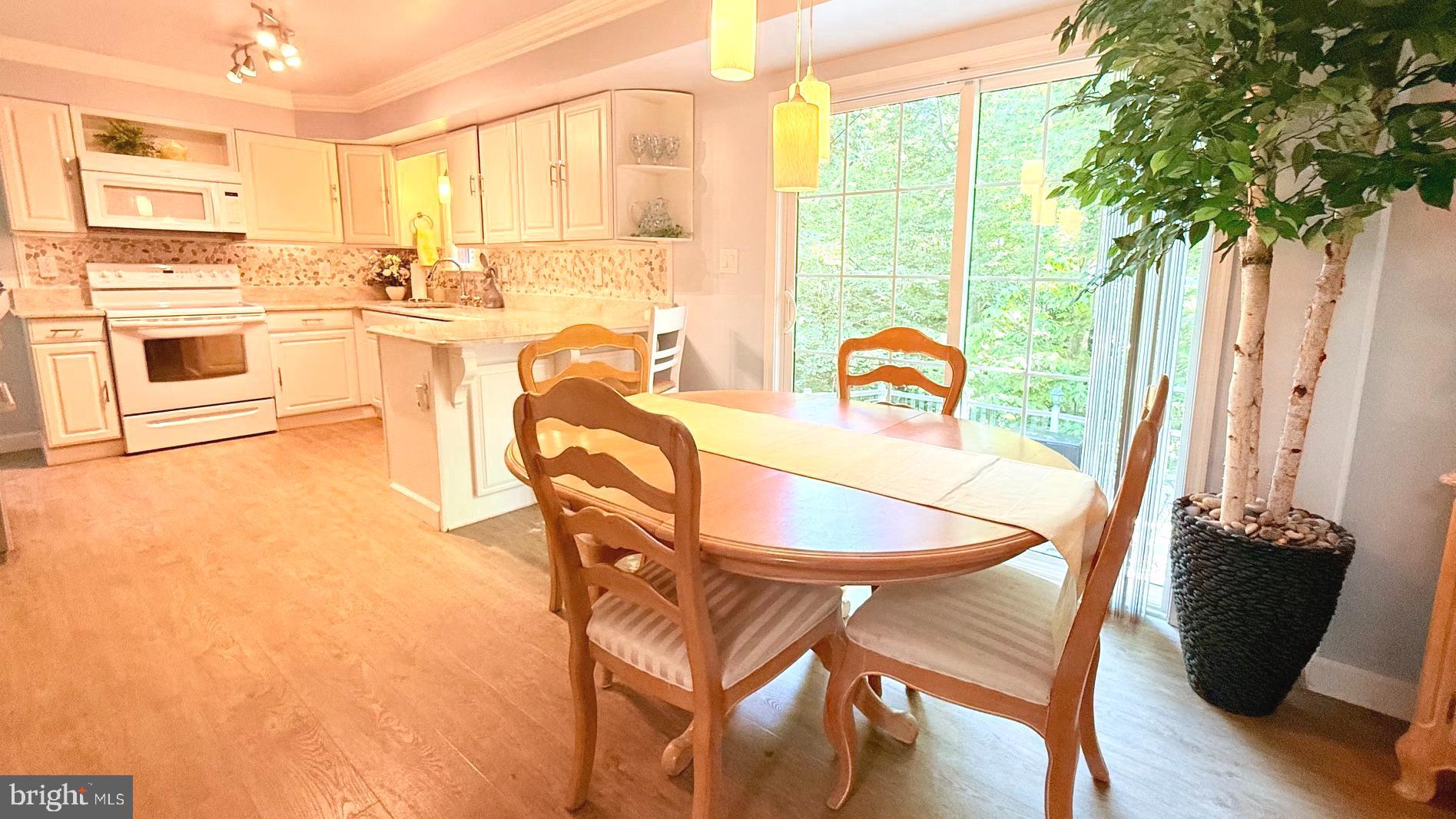 12541 Adobe Circle Lusby, MD 20657 - Photo 8 of 81 Breakfast area