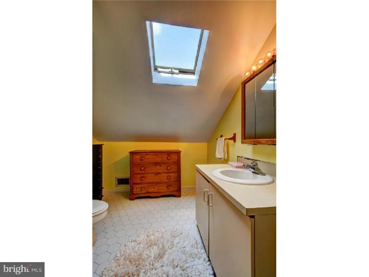 1108 River Road Ewing, NJ 08628 - Photo 13 of 20
