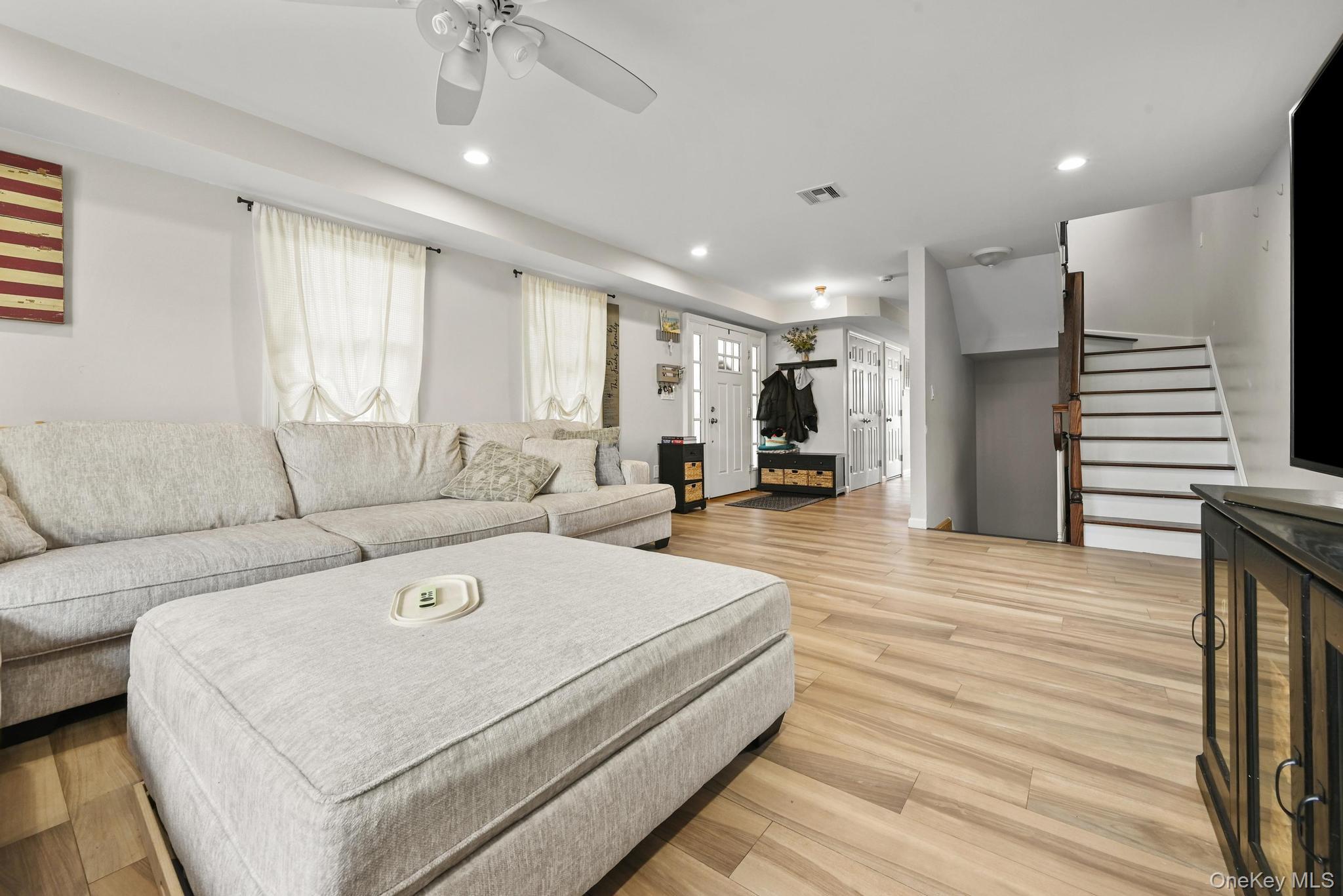 40 West 13th Road Queens, NY 11693 - Photo 7 of 41