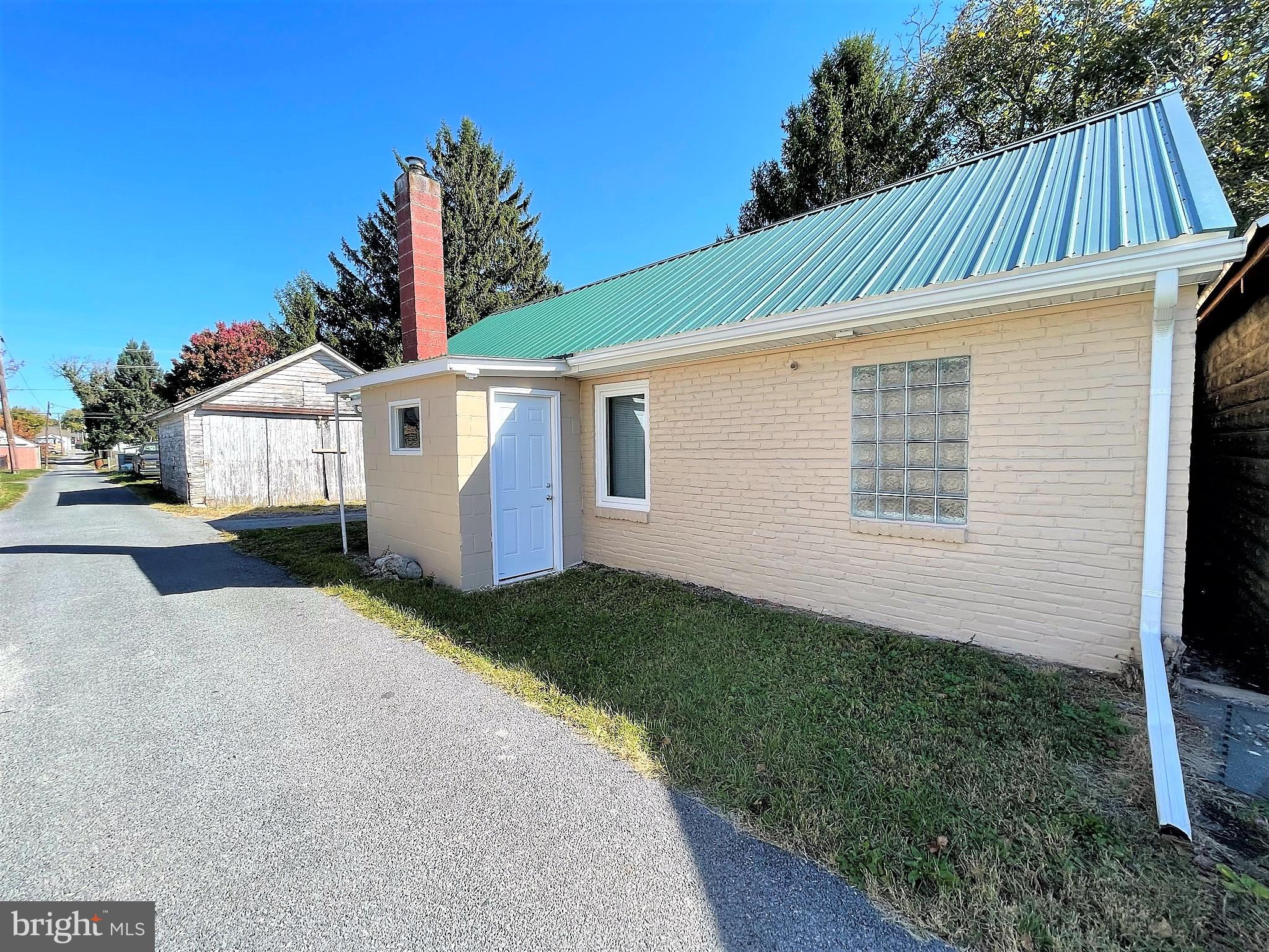 218 Ridge Avenue Waynesboro, PA 17268 - Photo 31 of 34 Gallery Image 31