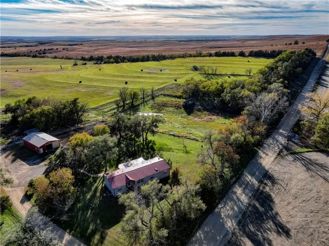 $750,000 | 2785 East Maize Lane, Other, KS 67423