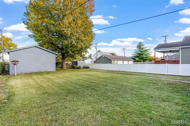 $199,900 | 527 Metzger Avenue, Wood River, IL 62095