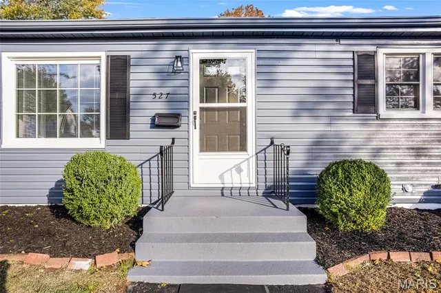 $199,900 | 527 Metzger Avenue, Wood River, IL 62095