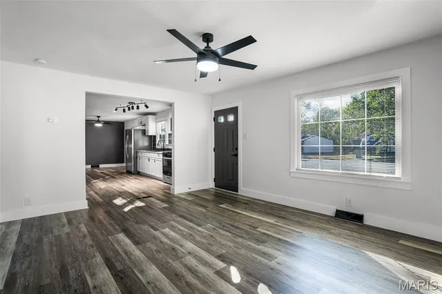 $199,900 | 527 Metzger Avenue, Wood River, IL 62095