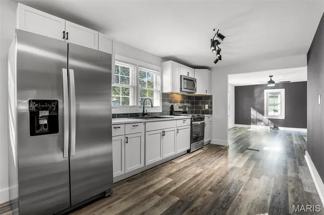 $199,900 | 527 Metzger Avenue, Wood River, IL 62095