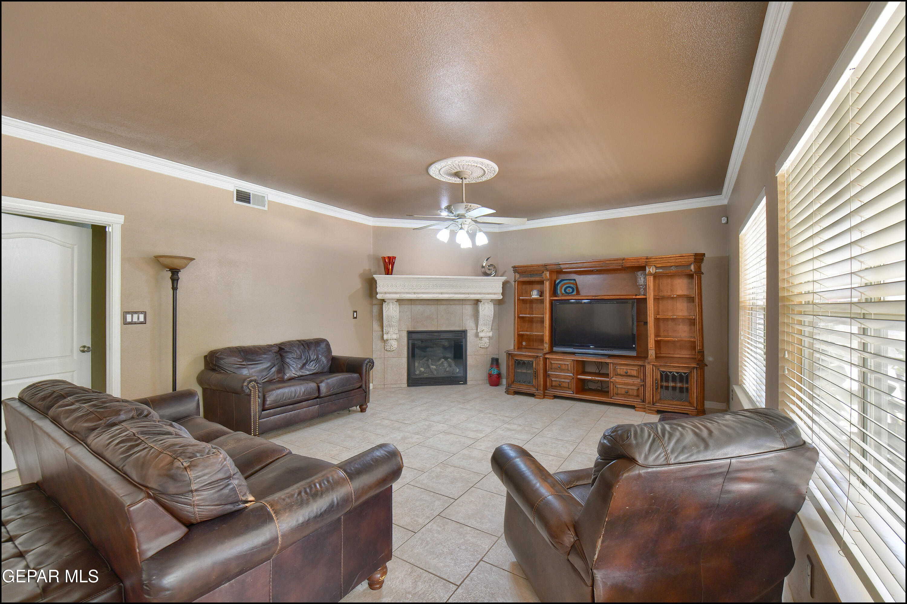 604 Rosinante Road El Paso, TX 79922 - Photo 22 of 46 25