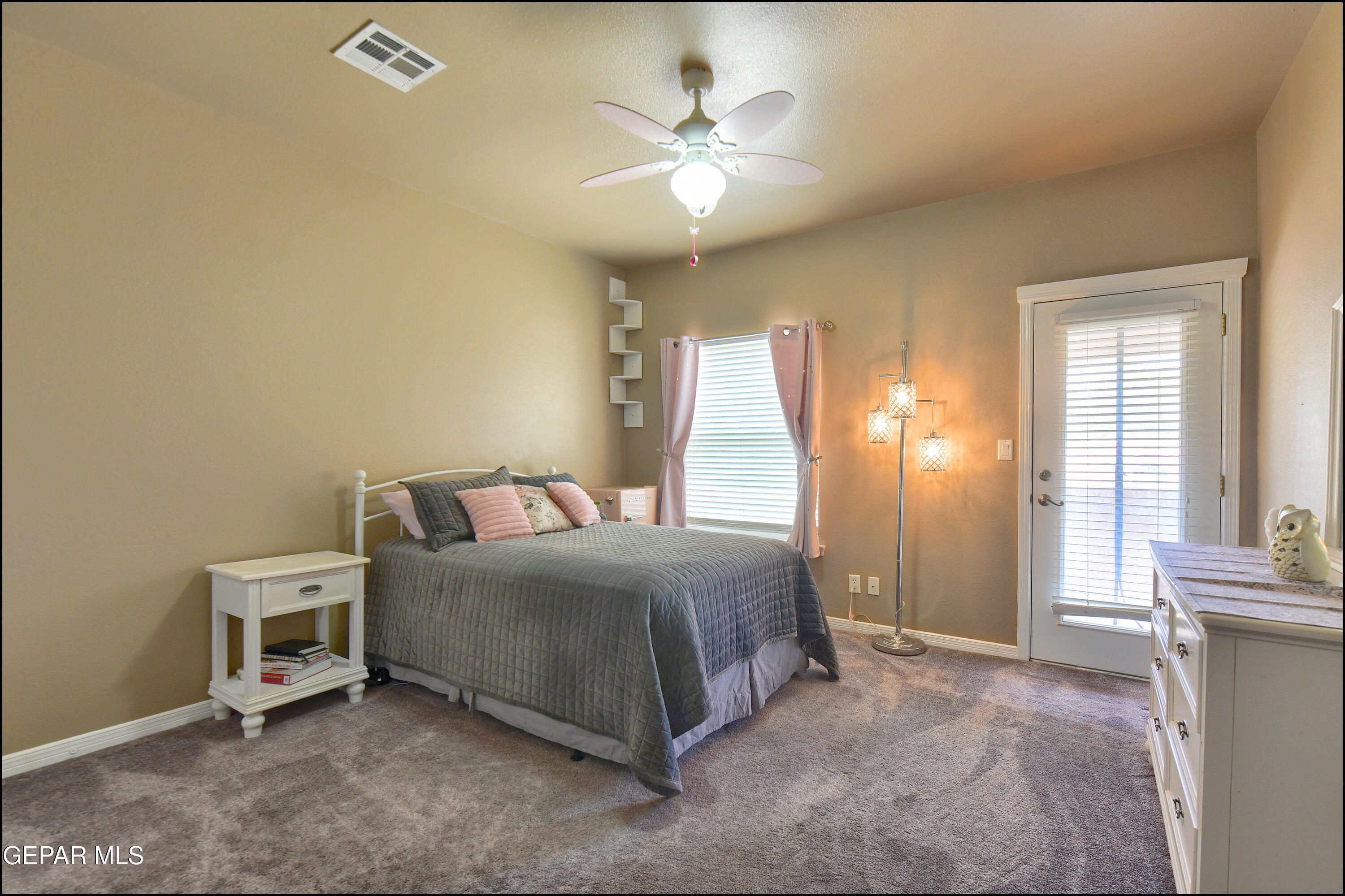 604 Rosinante Road El Paso, TX 79922 - Photo 42 of 46 49