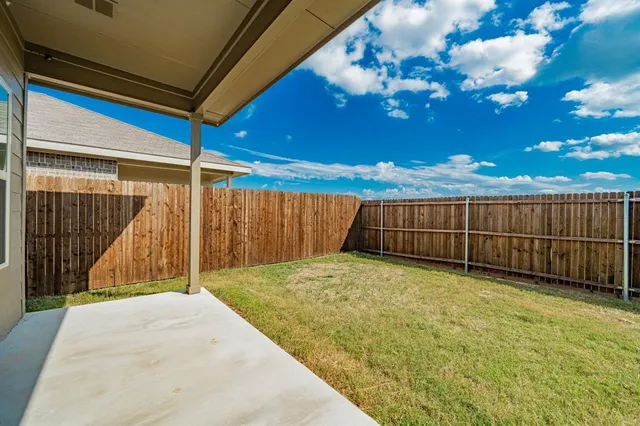 $2,100 | 904 Sunrise Lane, Royse City, TX 75189