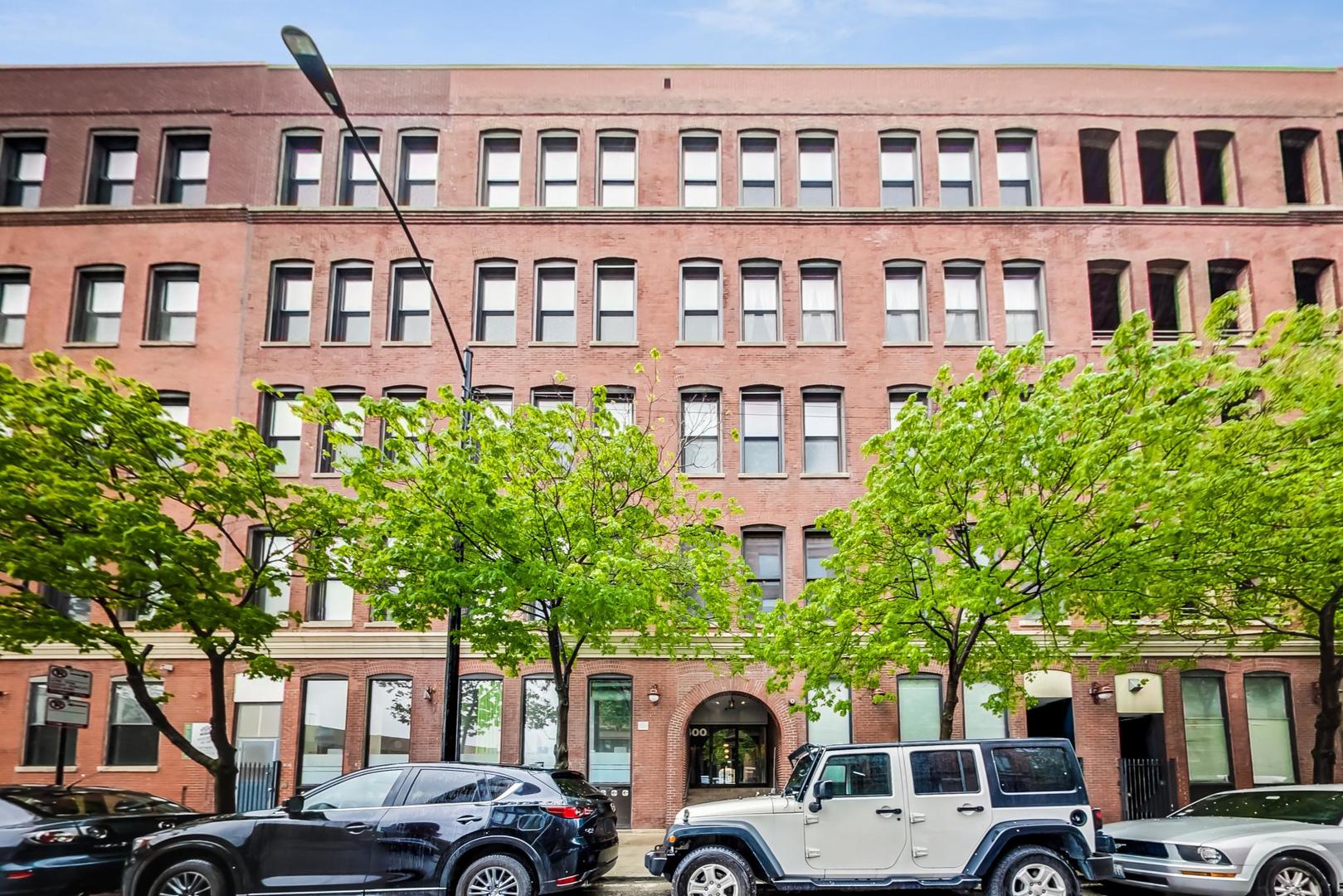 400 South Green St Unit 208