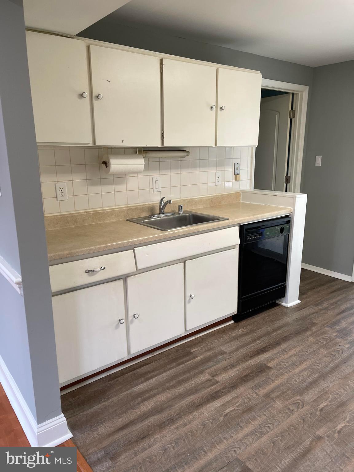 4110 Ferrara Drive Silver Spring, MD 20906 - Photo 18 of 33 Kitchen
