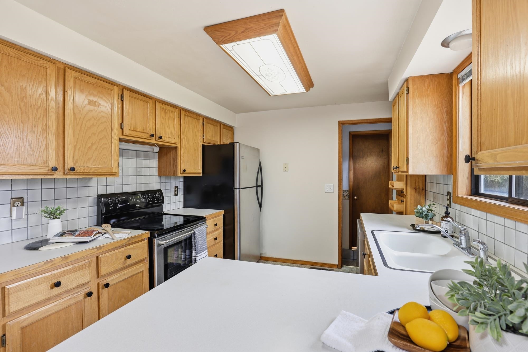 2215 East 58th Court Spokane, WA 99223 - Photo 13 of 49