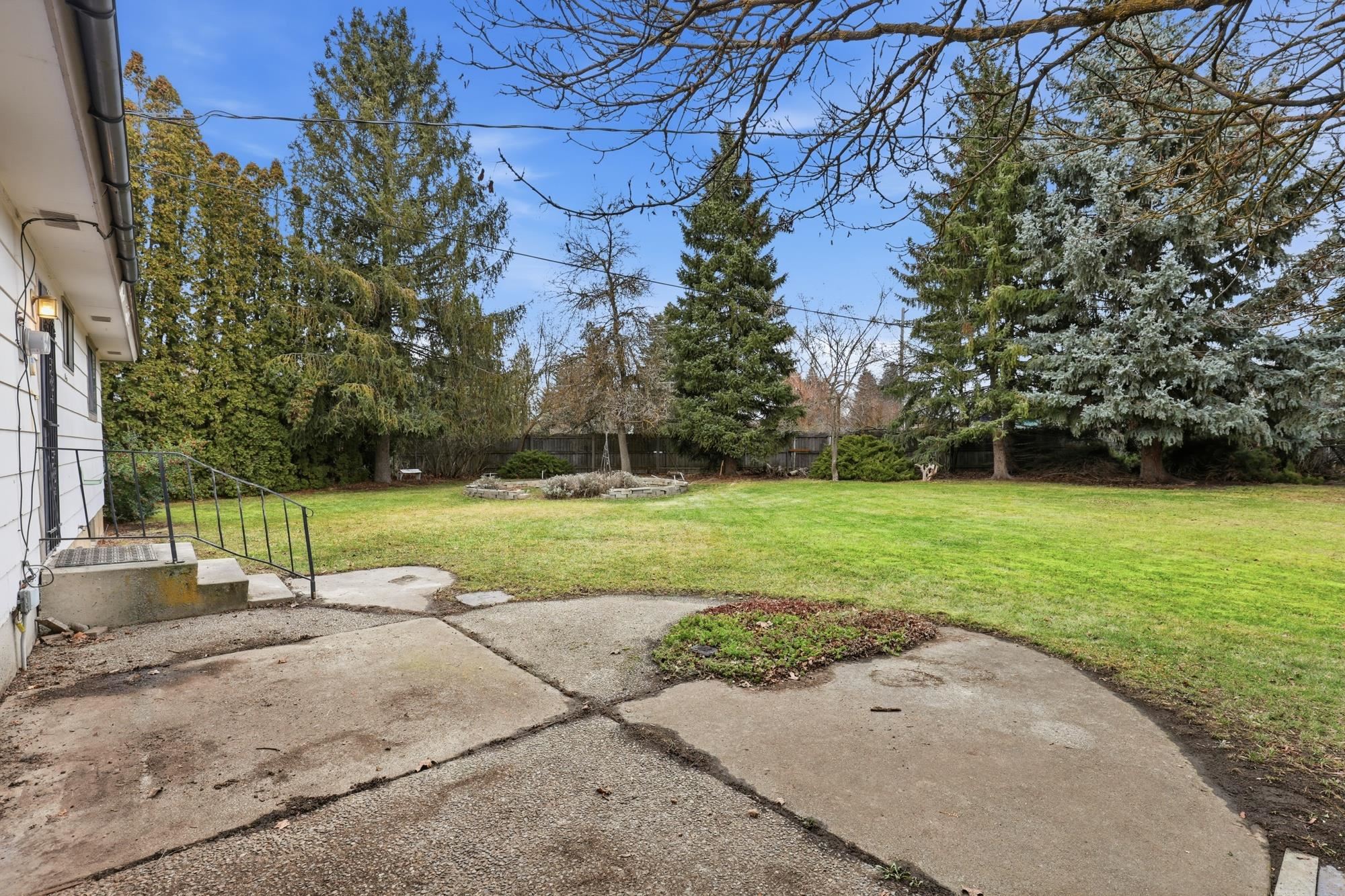 2215 East 58th Court Spokane, WA 99223 - Photo 37 of 49