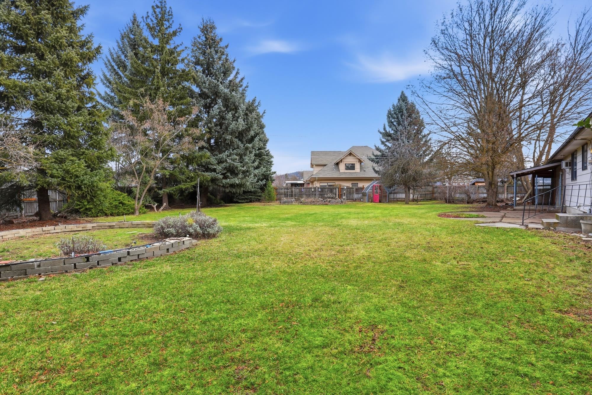 2215 East 58th Court Spokane, WA 99223 - Photo 39 of 49