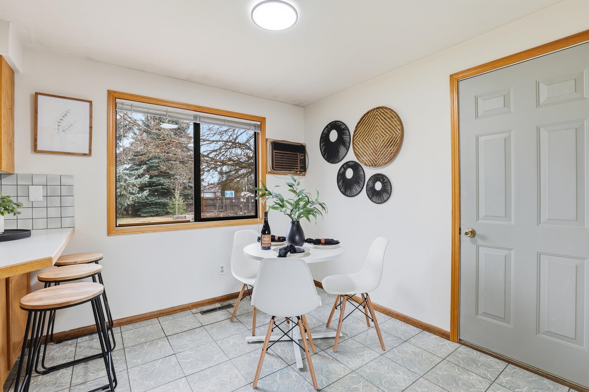 2215 East 58th Court Spokane, WA 99223 - Photo 8 of 49