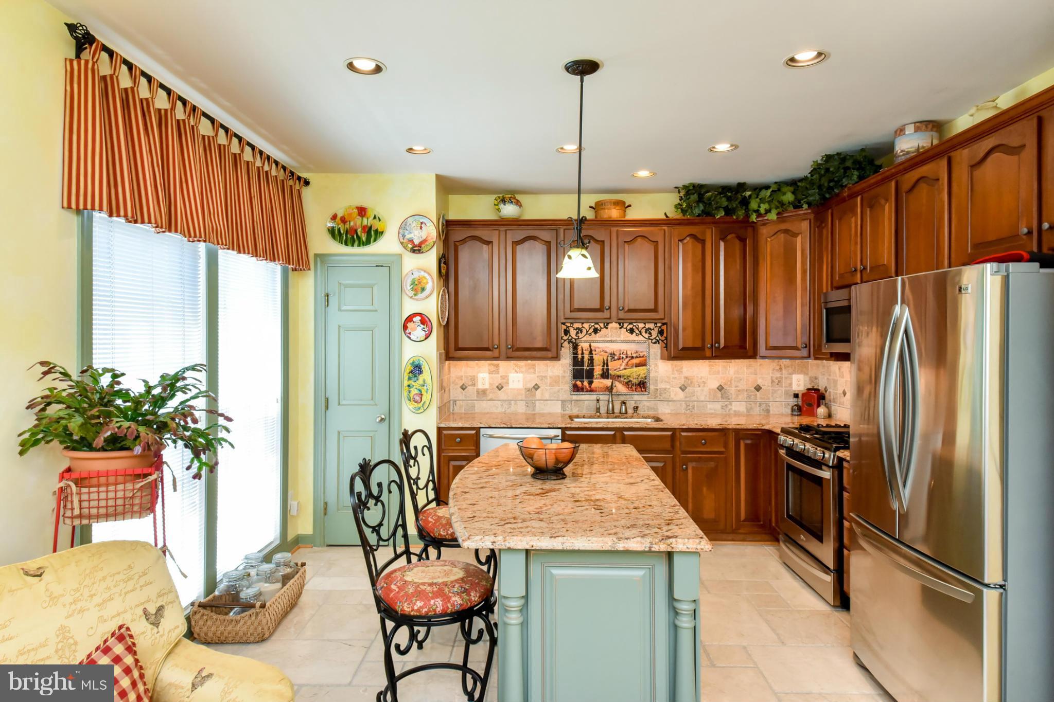 6481 Topsails Lane Springfield, VA 22150 - Photo 2 of 30 Kitchen
