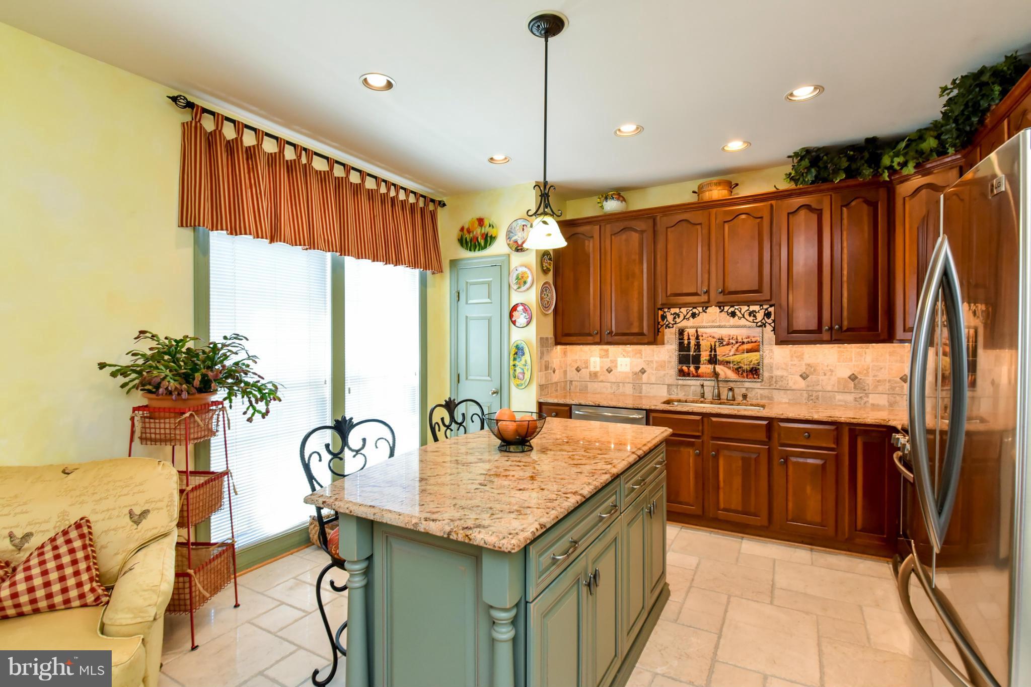 6481 Topsails Lane Springfield, VA 22150 - Photo 6 of 30 Kitchen