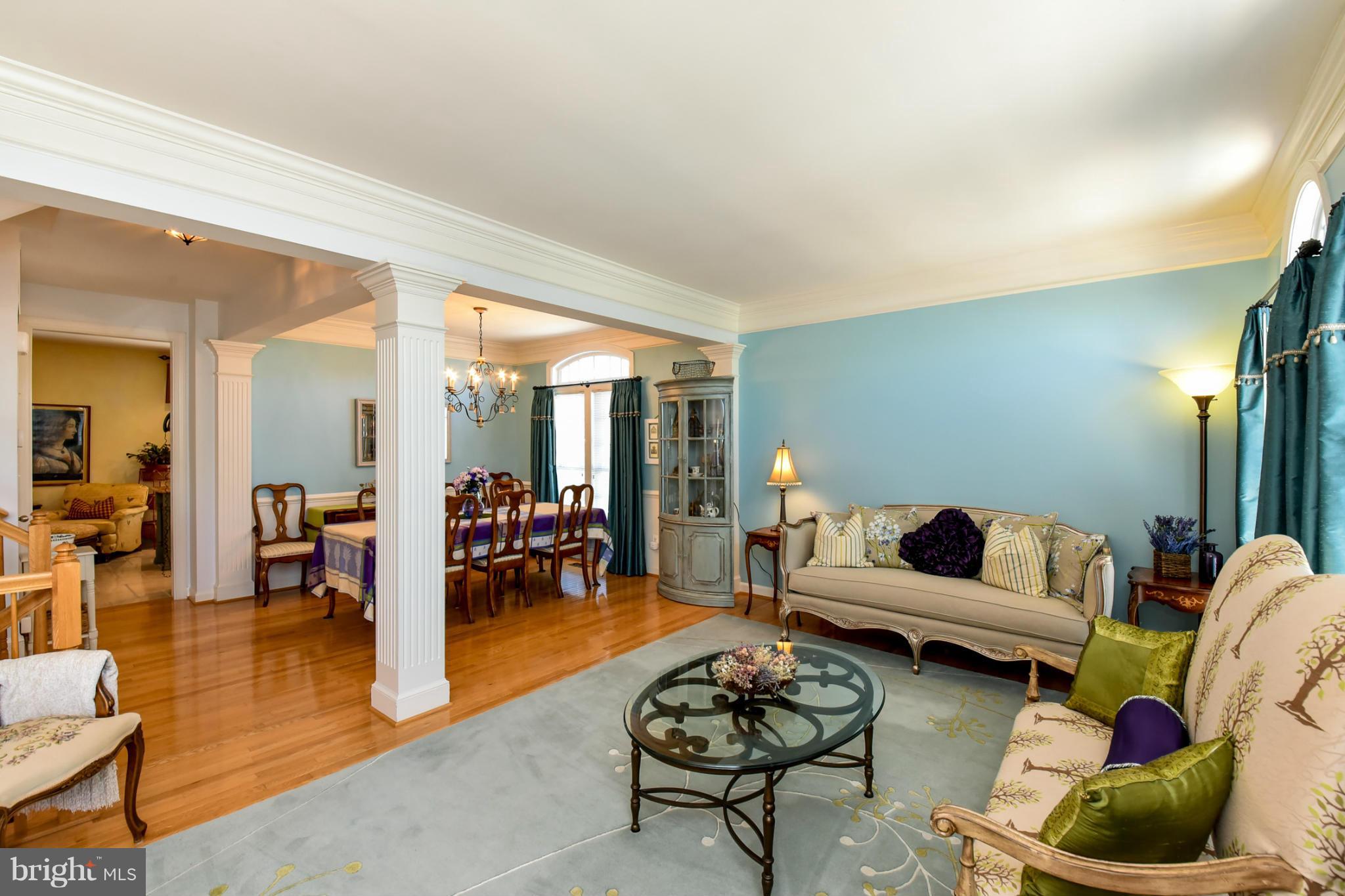 6481 Topsails Lane Springfield, VA 22150 - Photo 10 of 30 Living Room