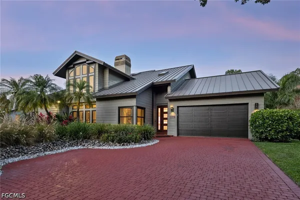 $1,950,000 | 5700 Waxmyrtle Way, Naples, FL 34109