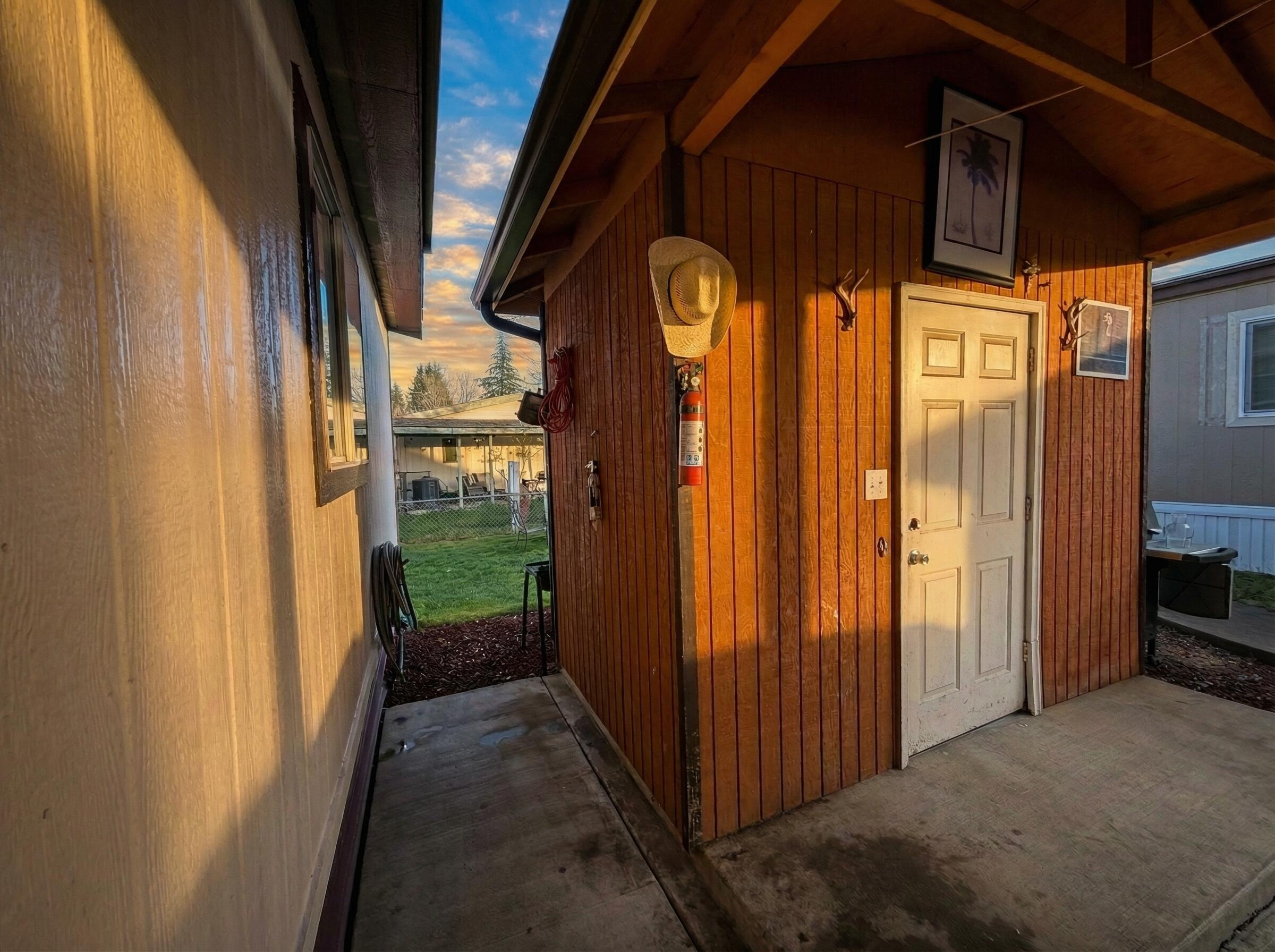 818 Carol Rae Medford, OR 97501 - Photo 15 of 22 15