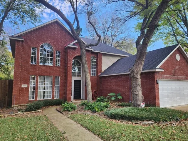 a front view of house with yard