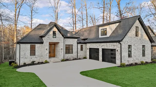 $749,900 | 304 Oak Drive, Anderson, SC 29625