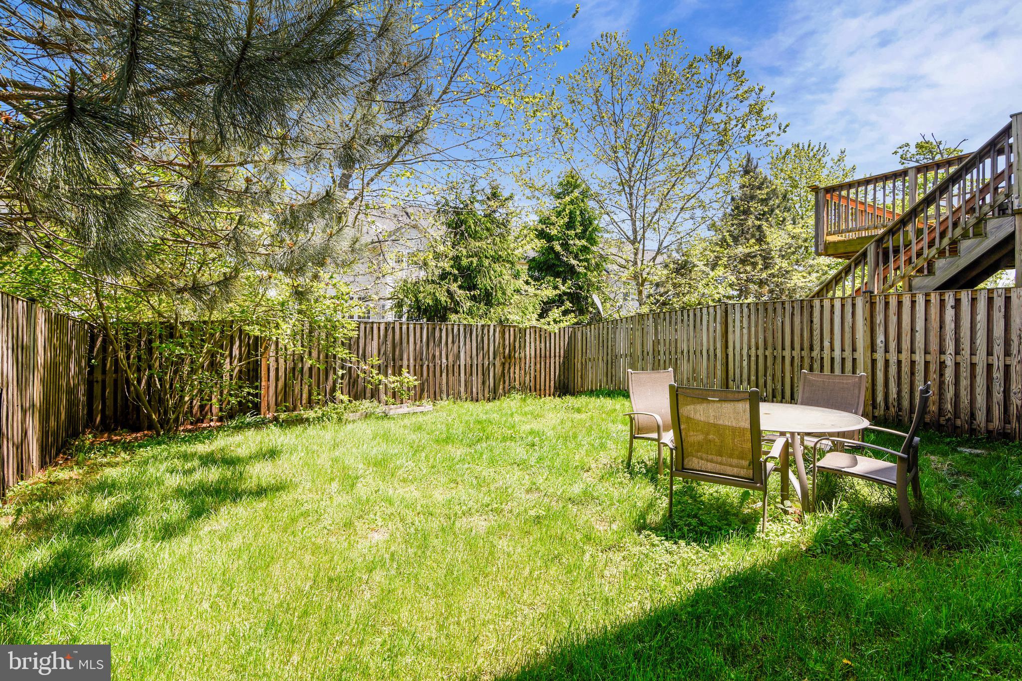 19206 Sweig Terrace Leesburg, VA 20176 - Photo 12 of 84 Privacy fencing