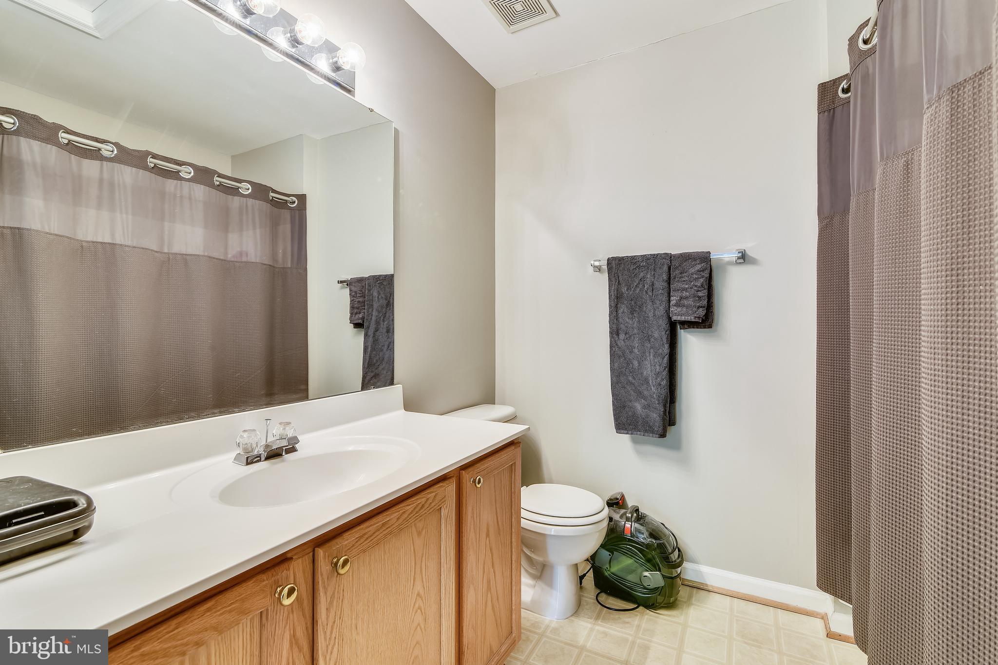 19206 Sweig Terrace Leesburg, VA 20176 - Photo 25 of 84 Double sinks