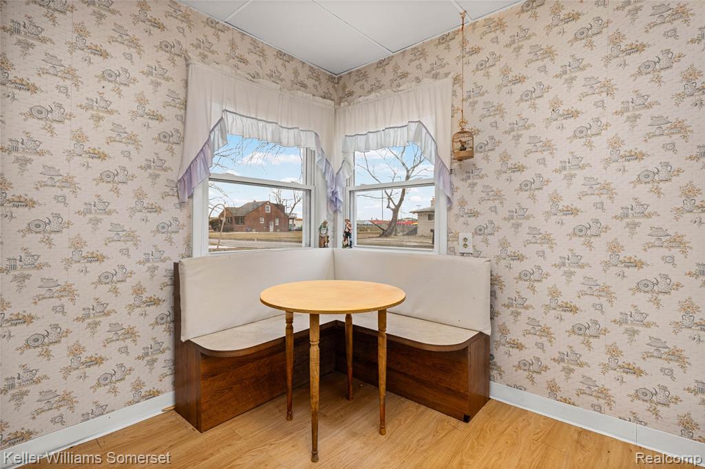 32694 Ruehle Avenue Warren, MI 48093 - Photo 11 of 33