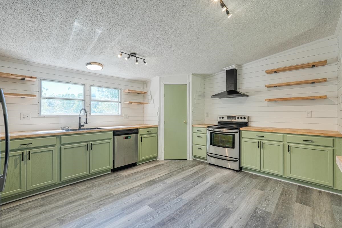 124 Sulphur Springs Road Chesnee, SC 29323 - Photo 8 of 28