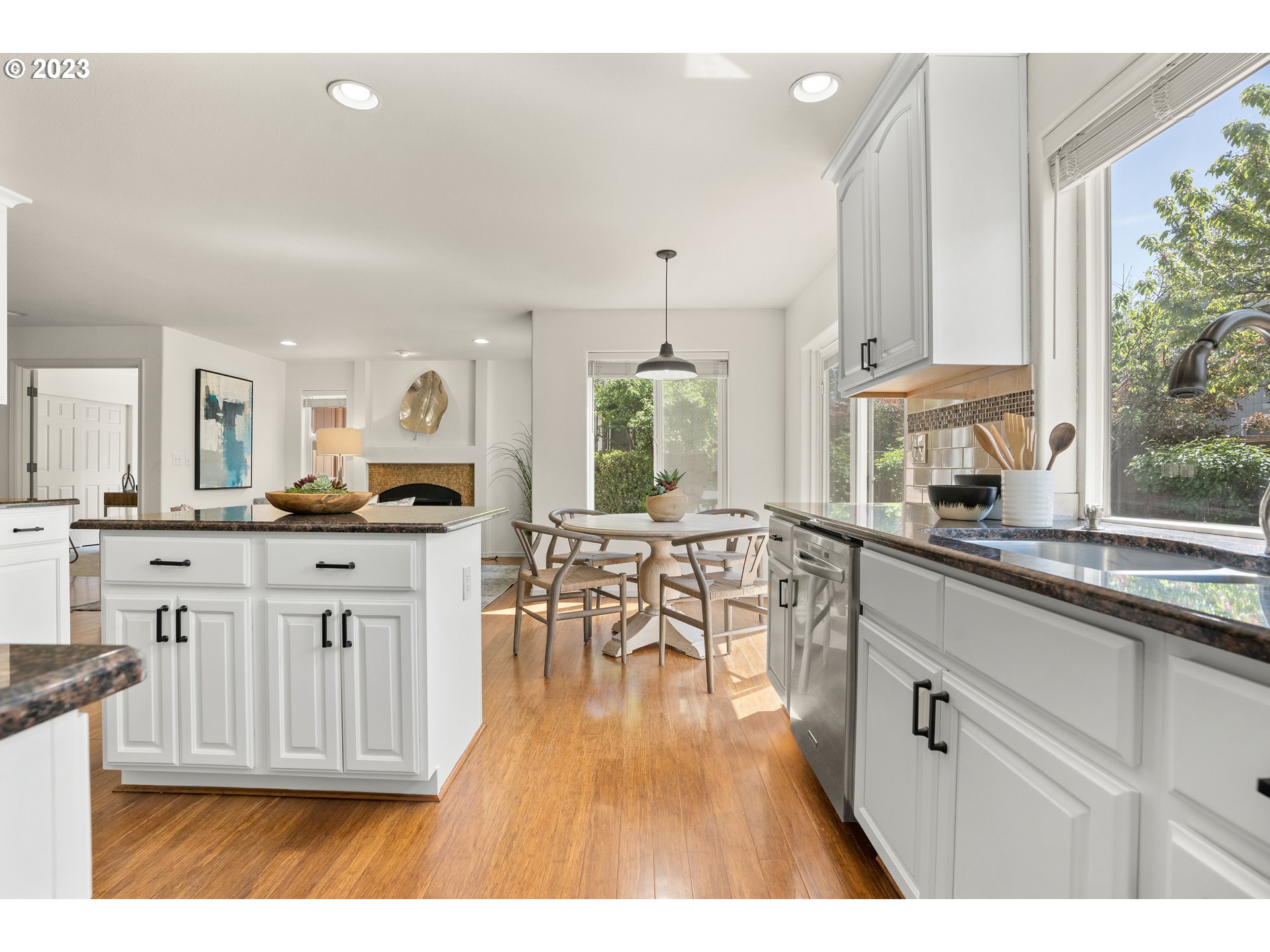 15834 Northwest Rondos Drive Portland, OR 97229 - Photo 7 of 41 Gallery Image 7