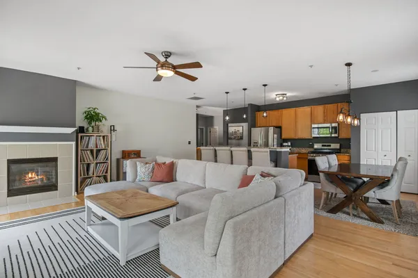 $284,900 | 108 Schneider Court, Unit 108, North Aurora, IL 60542