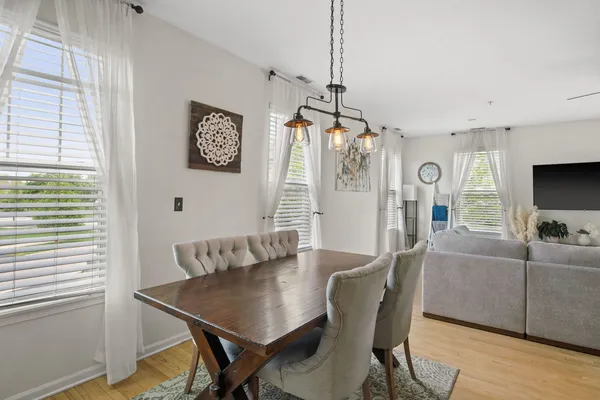 $284,900 | 108 Schneider Court, Unit 108, North Aurora, IL 60542
