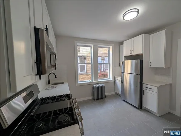 $1,825 | 173-179 Madison Street, Unit C6, Passaic, NJ 07055