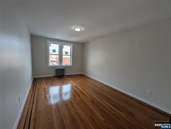 $1,825 | 173-179 Madison Street, Unit C6, Passaic, NJ 07055