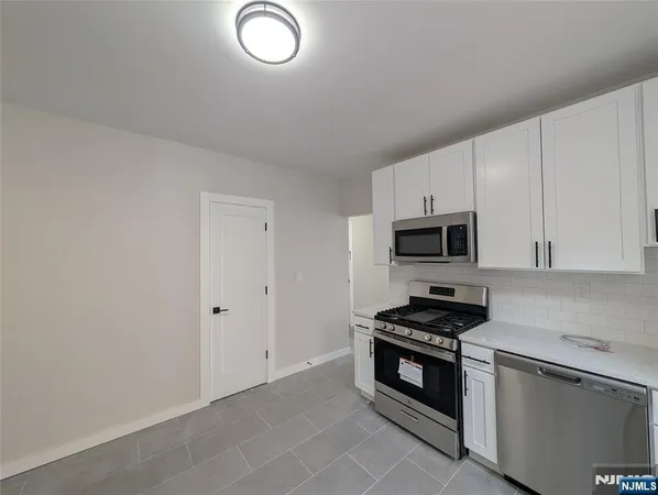 $1,825 | 173-179 Madison Street, Unit C6, Passaic, NJ 07055