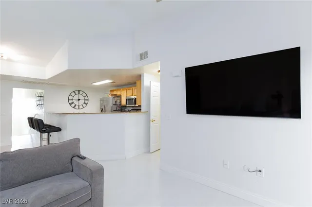 $275,000 | 9975 Peace Way, Unit 2138, Las Vegas, NV 89147
