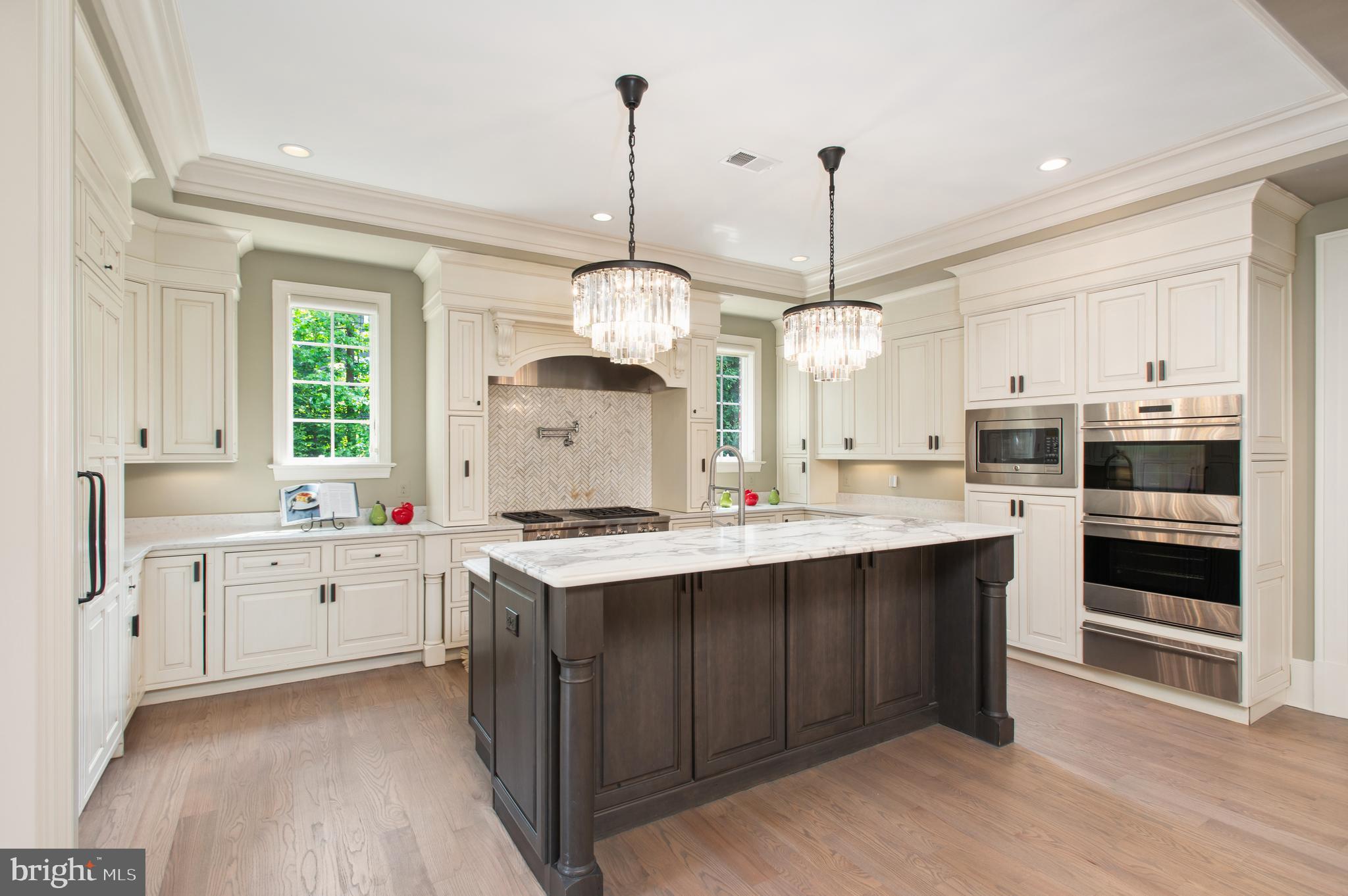 6804 Benjamin Street McLean, VA 22101 - Photo 10 of 76 Gallery Image 10