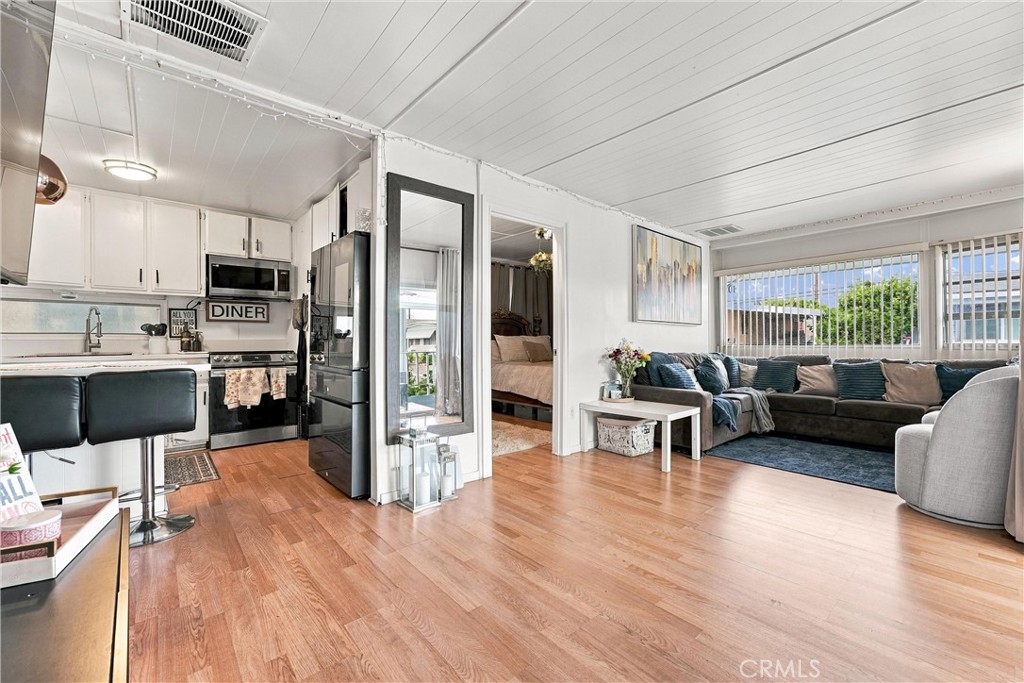 3050 West Ball Road, Unit 10 Anaheim, CA 92804 - Photo 8 of 29 Gallery Image 8