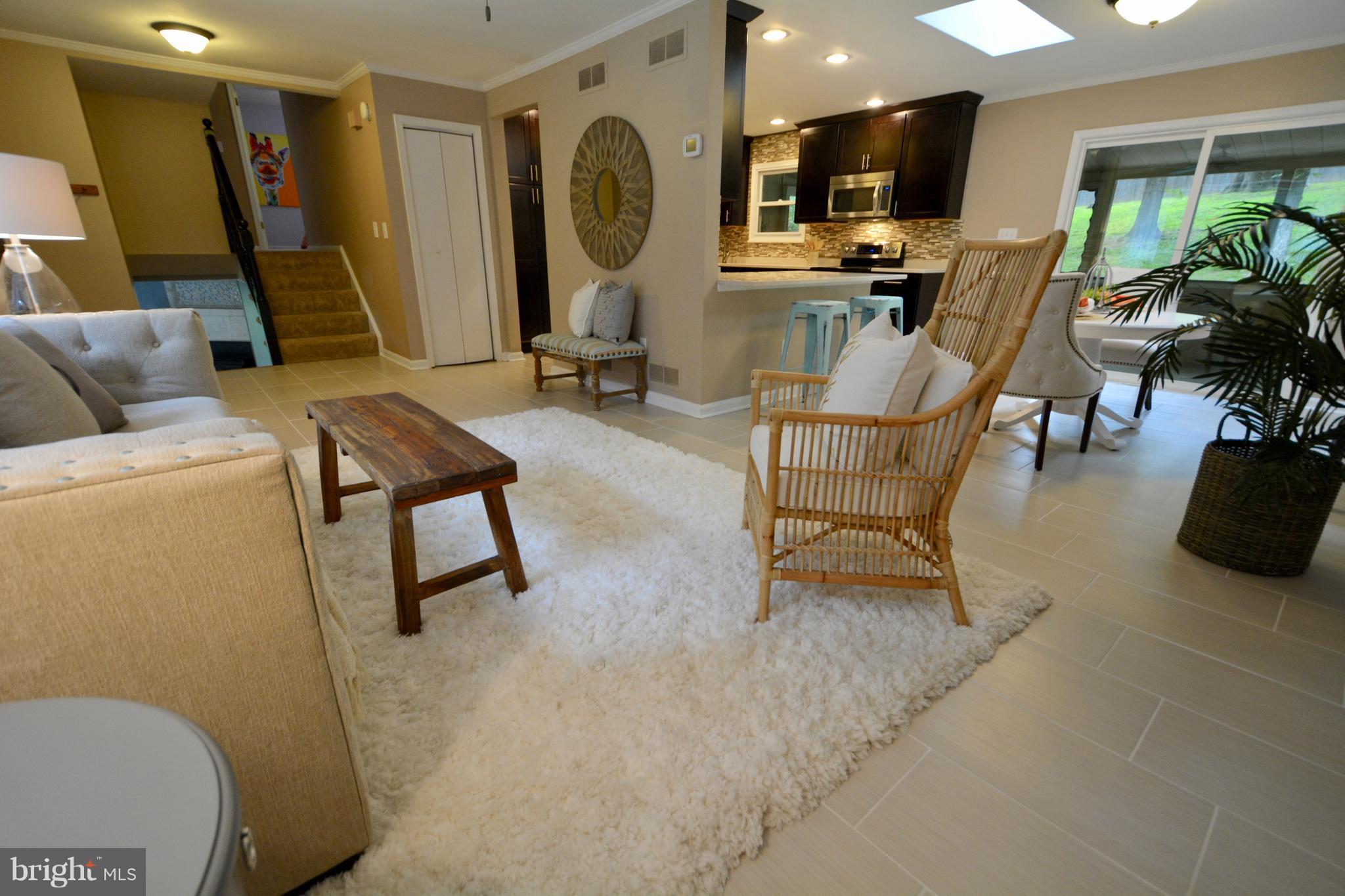618 Trixsam Road Sykesville, MD 21784 - Photo 4 of 30 Living Room