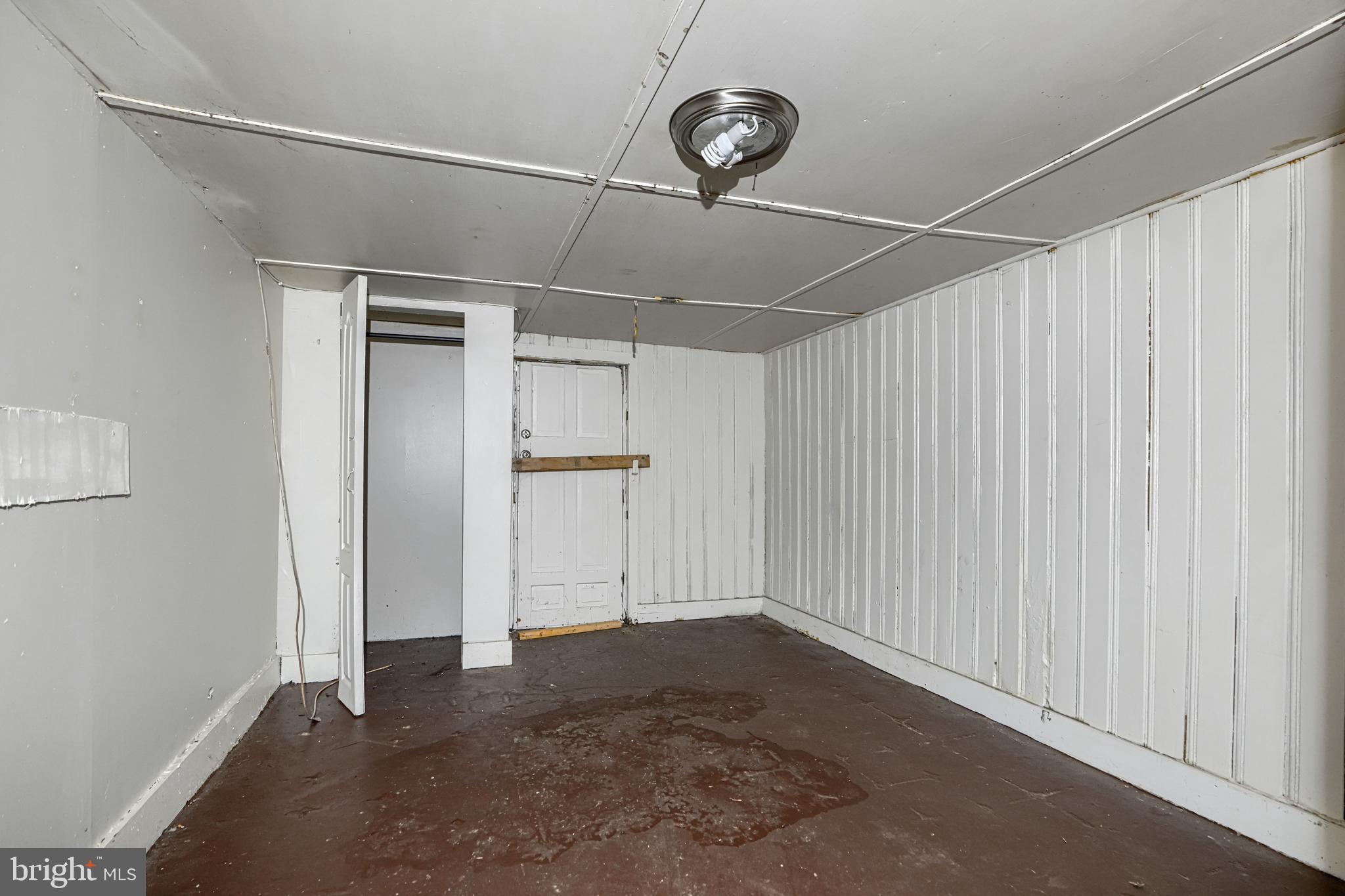 4806 Reisterstown Road Baltimore, MD 21215 - Photo 32 of 34 a view of empty room with ceiling fan