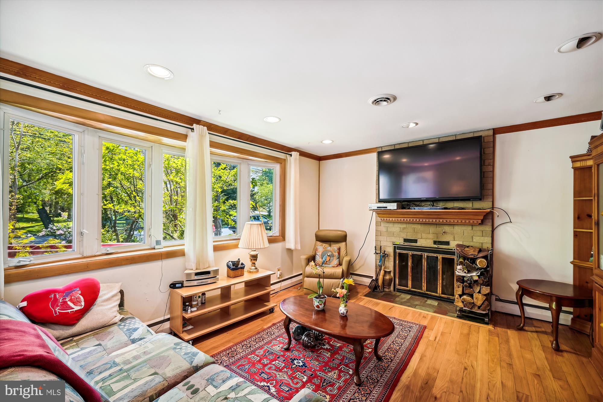 202 Cinder Road Lutherville-Timonium, MD 21093 - Photo 18 of 71 Living Room: Box Bay Window