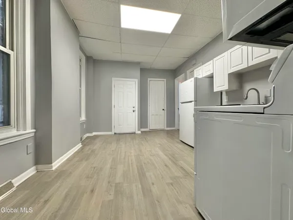 $1,800 | 1 Pawling Avenue, Unit 1, Troy, NY 12180