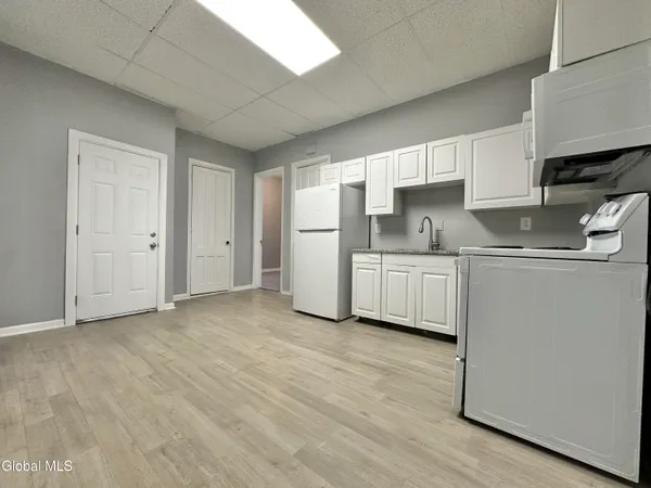 $1,800 | 1 Pawling Avenue, Unit 1, Troy, NY 12180