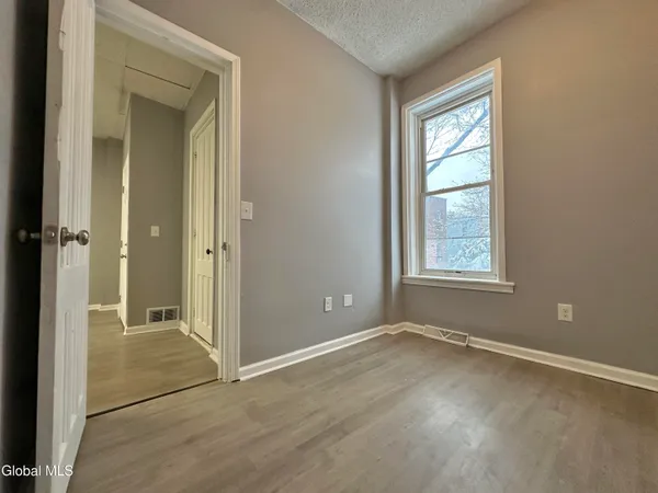 $1,800 | 1 Pawling Avenue, Unit 1, Troy, NY 12180