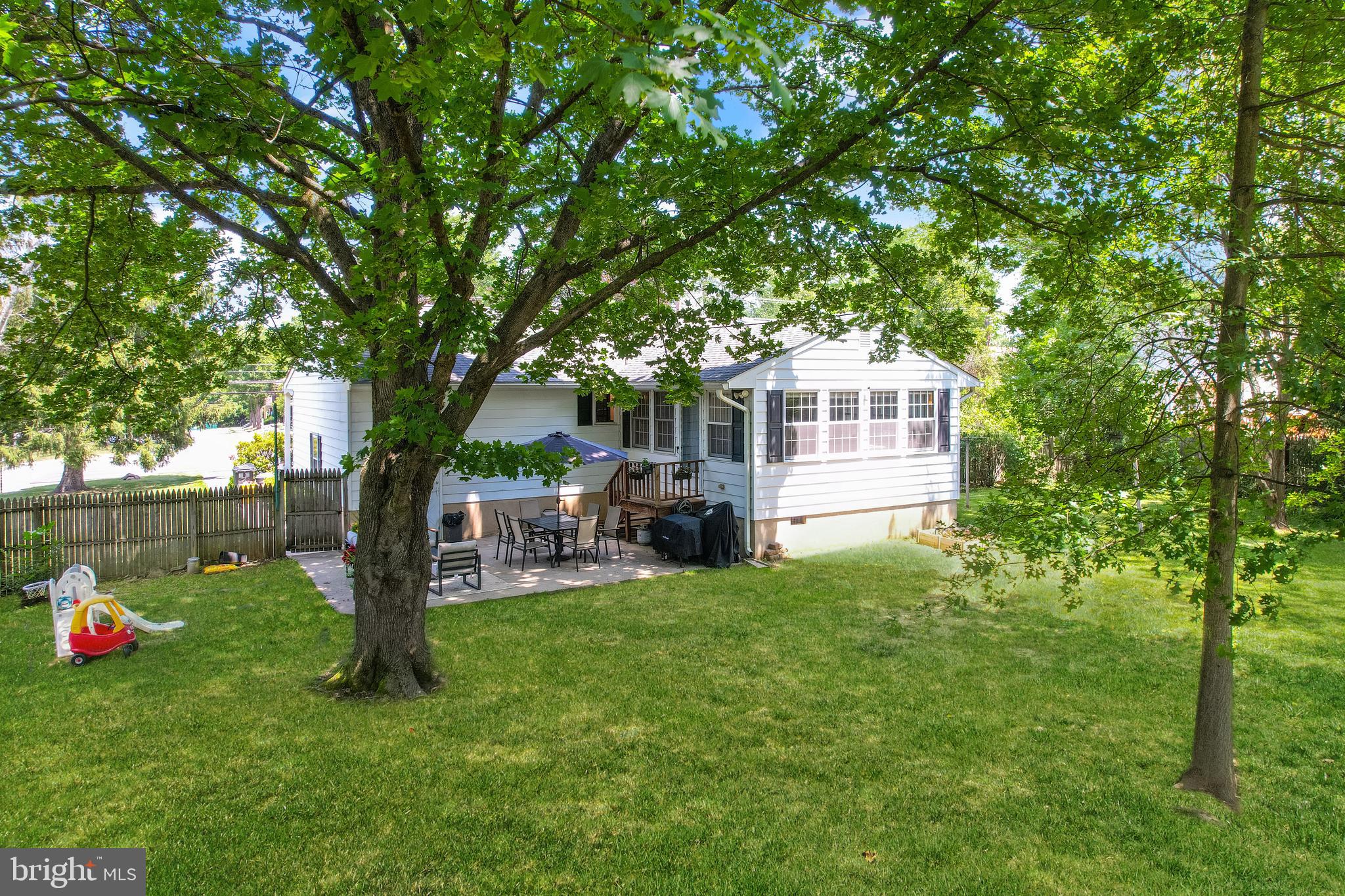 163 Hickory Corner Road Hightstown, NJ 08520 - Photo 4 of 36 Gallery Image 4