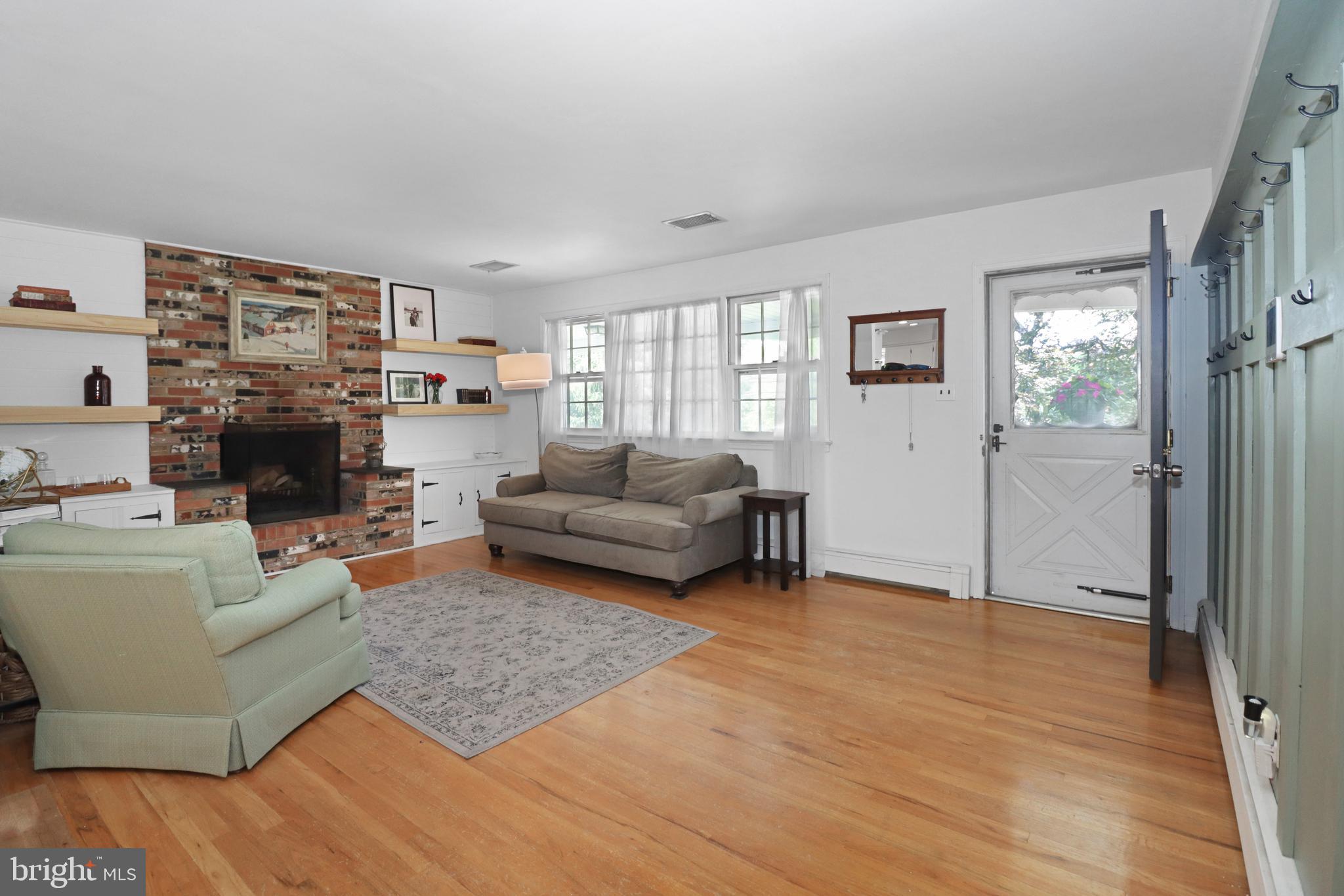 163 Hickory Corner Road Hightstown, NJ 08520 - Photo 9 of 36 Gallery Image 9