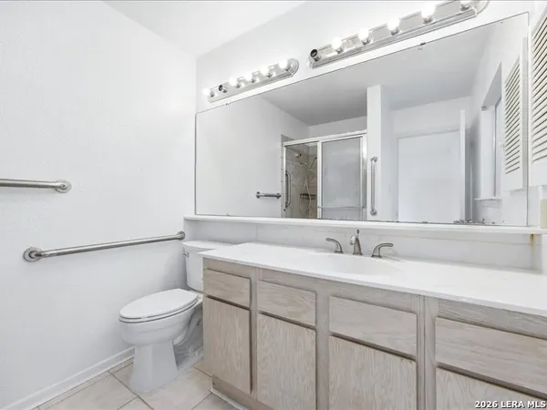 $1,690 | 204 Regal Oaks Drive, Live Oak, TX 78233