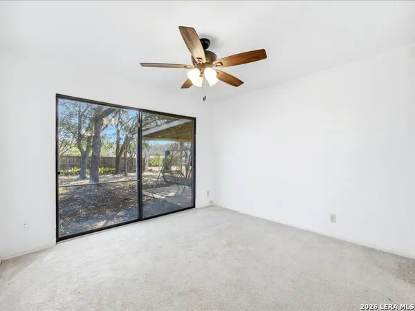 $1,690 | 204 Regal Oaks Drive, Live Oak, TX 78233