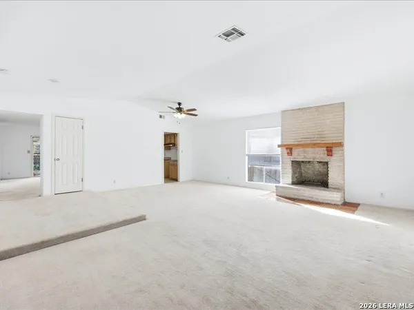 $1,690 | 204 Regal Oaks Drive, Live Oak, TX 78233